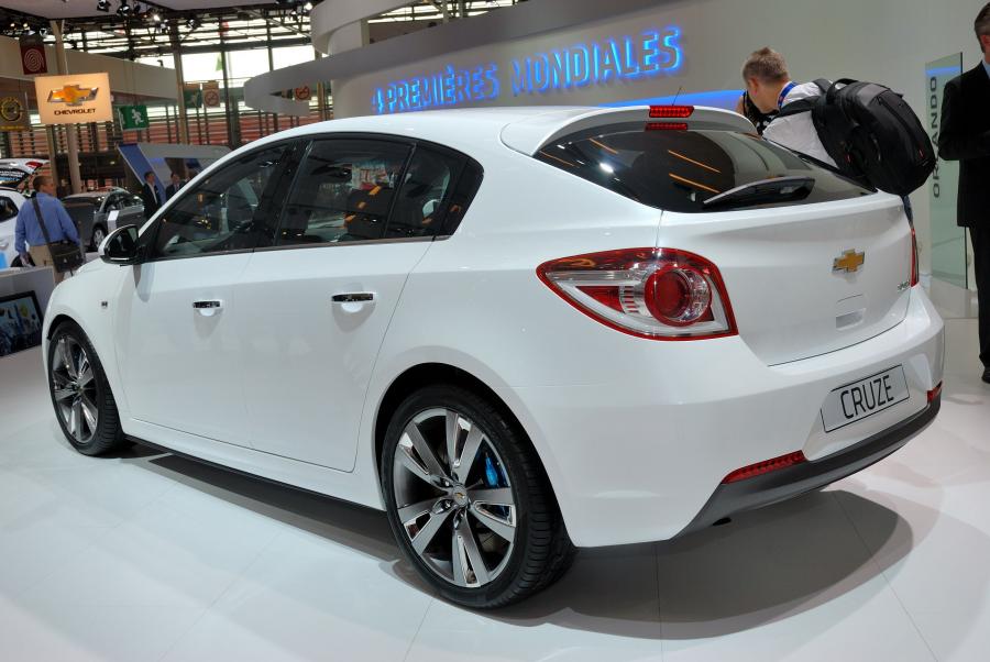  Chevrolet Cruze Hatchback Concept 2010 года  (фото 5 из 18)